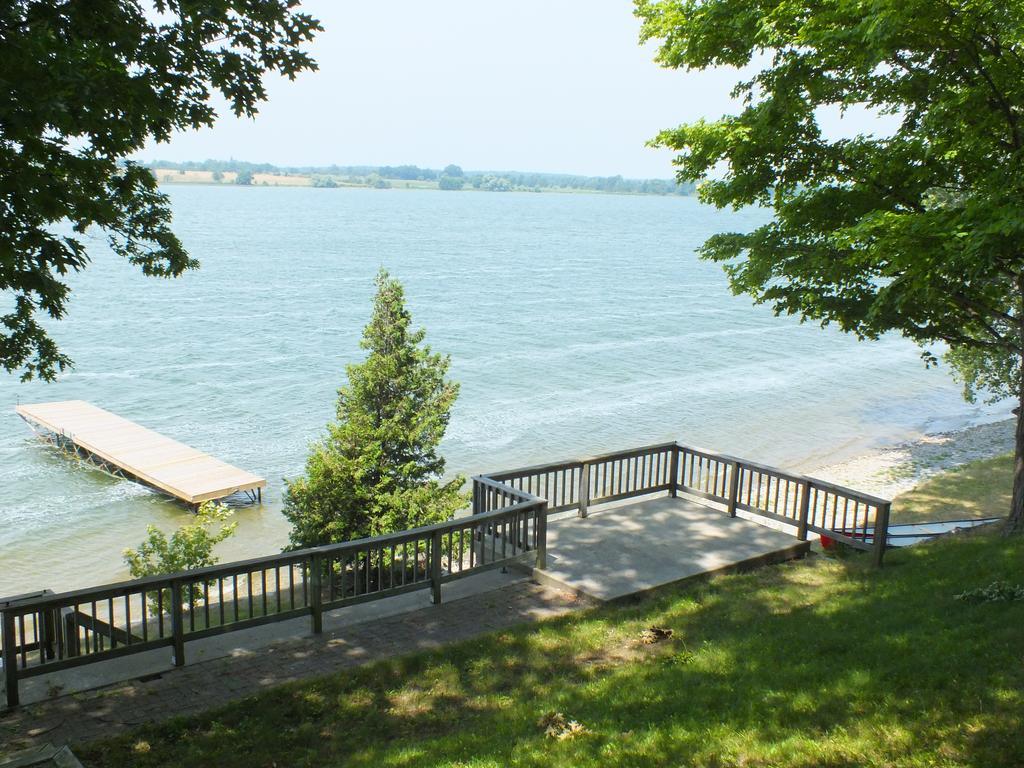 Sandbanks Summer Village Cottages Cherry Valley Exterior photo
