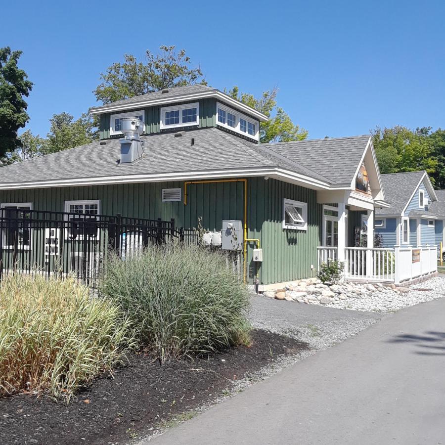 Sandbanks Summer Village Cottages Cherry Valley Exterior photo